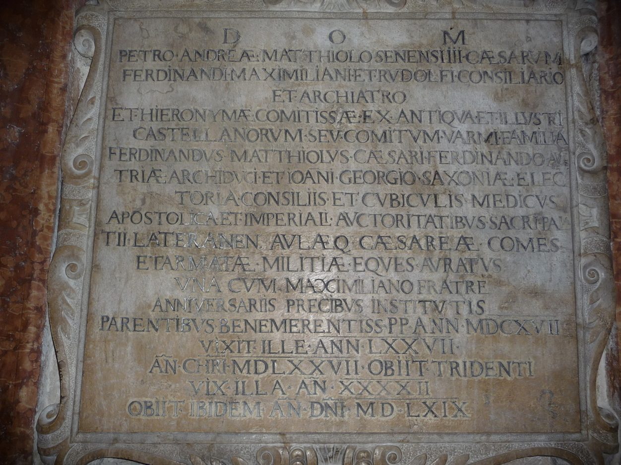 Pietro Andrea Mattioli's tombstone4.JPG